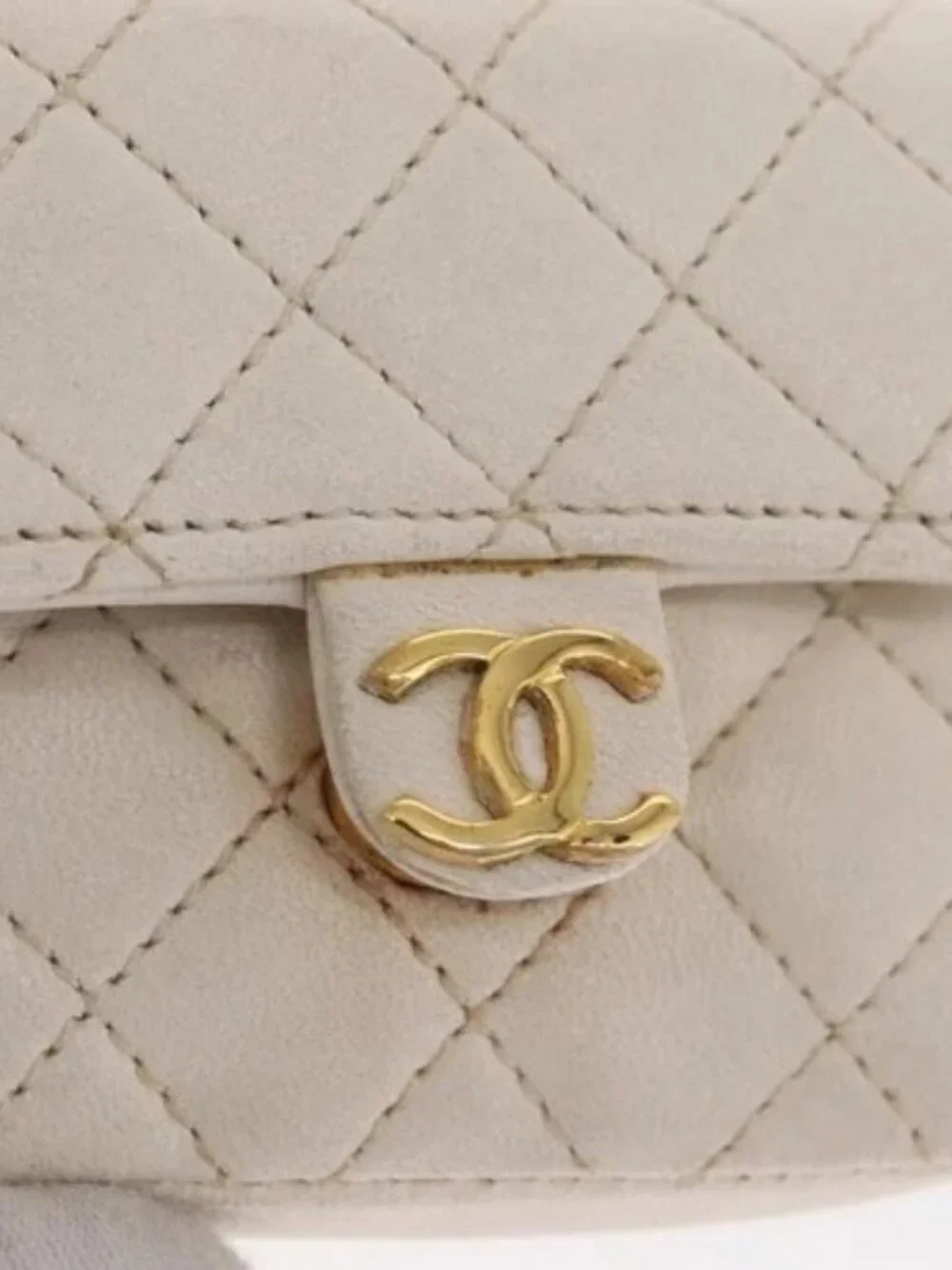 CHANEL Matelasse Key Holder Lamb Skin White Gold CC Auth bs33121
